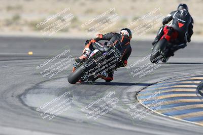 media/Dec-01-2025-Moto Forza (Mon) [[2daa91e15f]]/1-Advanced Group/Session 2 Turn 11 Backside/